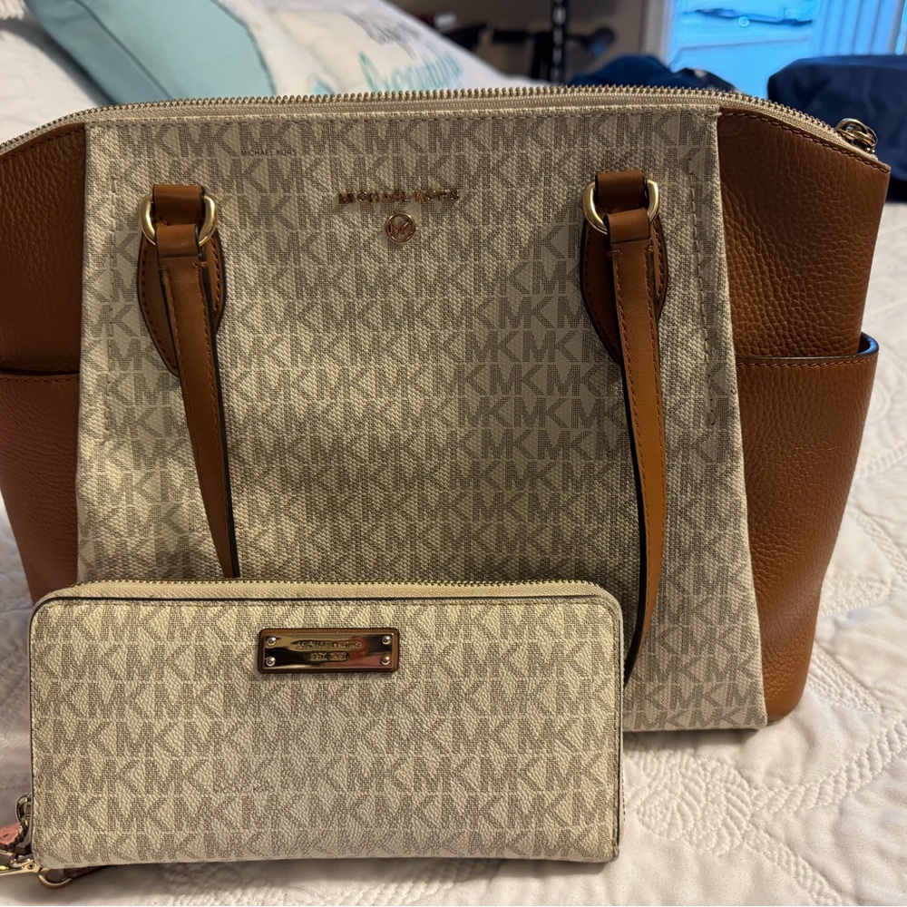 Michael Kors Tan and Cream Shoulder Bag with Wallet
